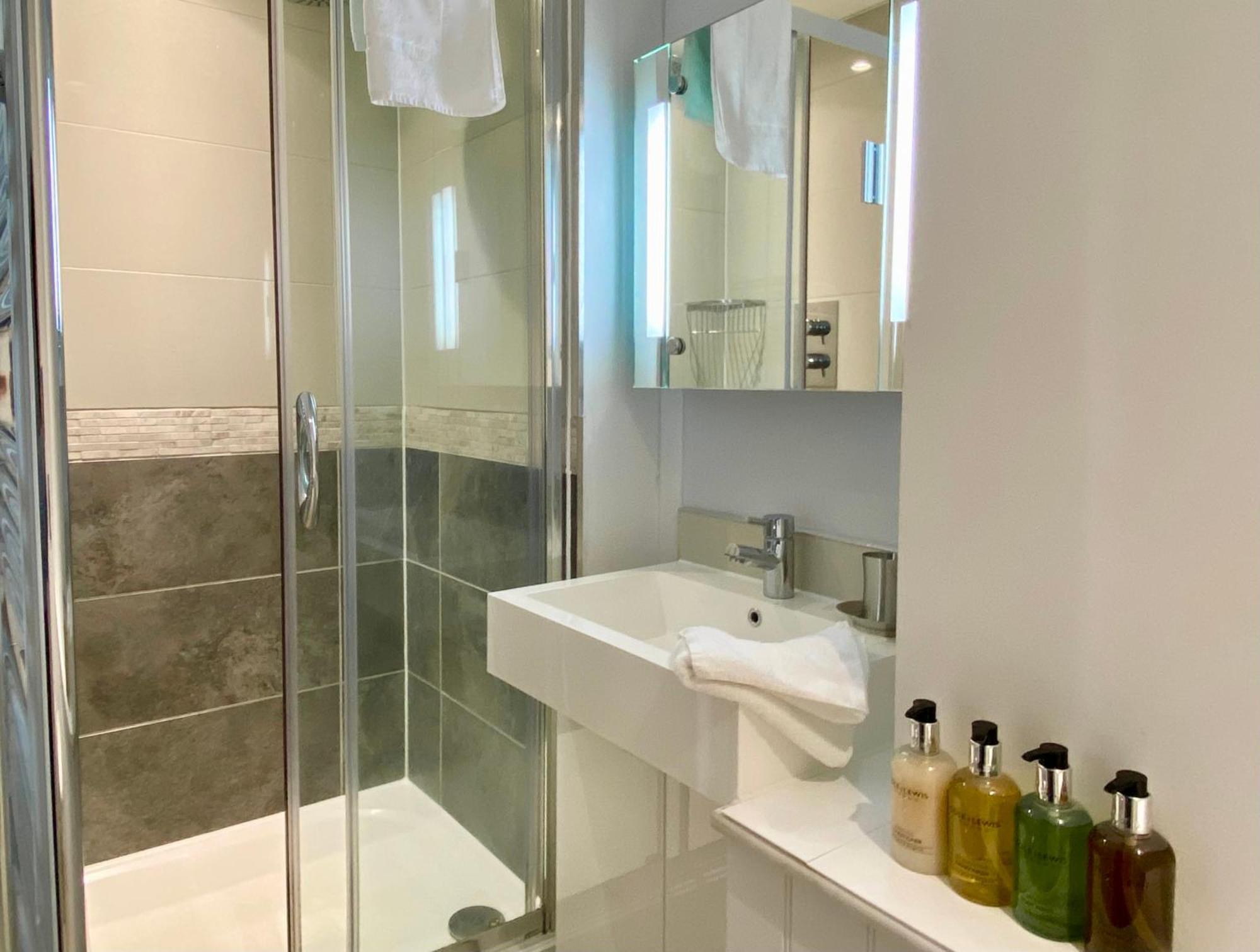 Your Space Apartments - Jubilee House CBG Εξωτερικό φωτογραφία