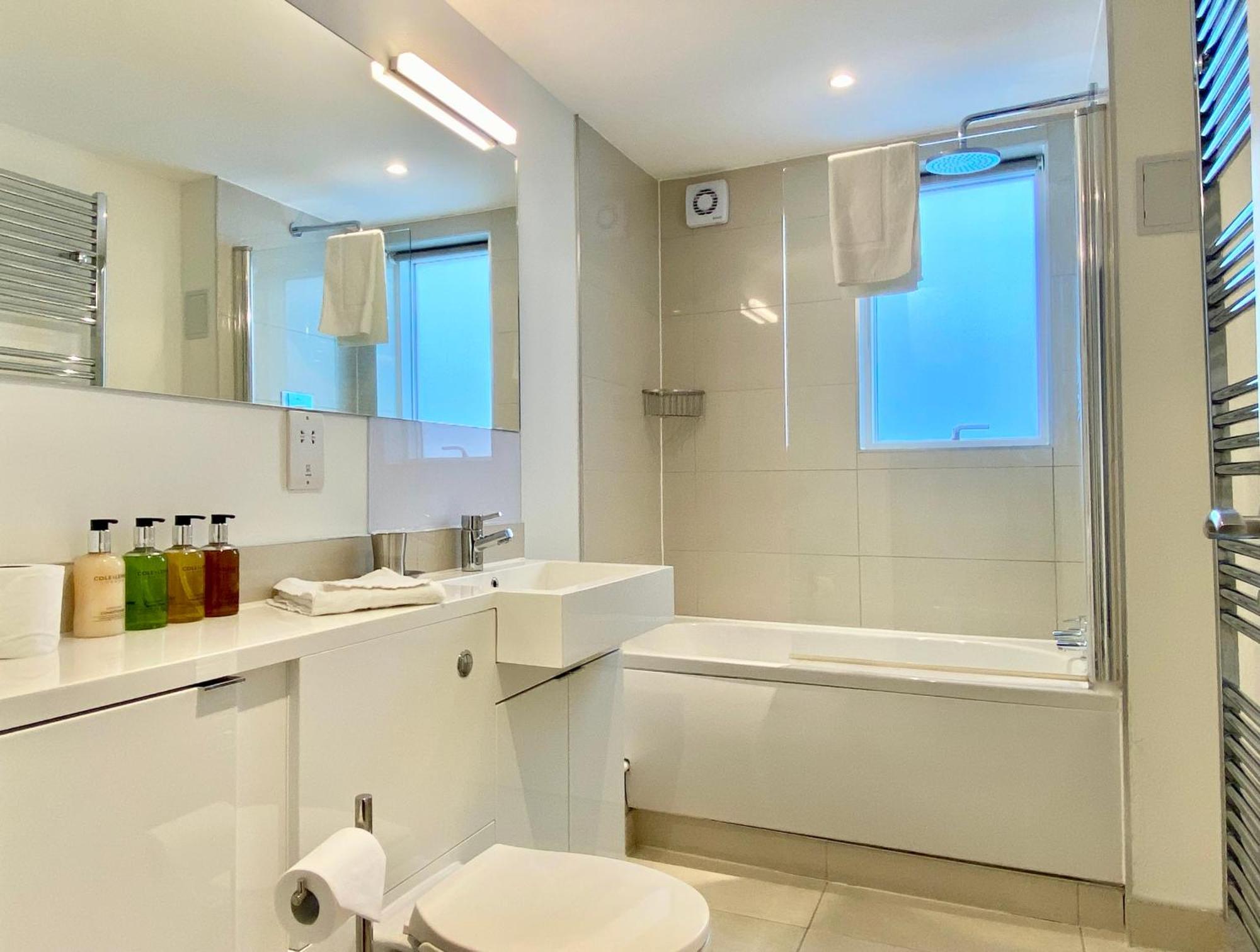 Your Space Apartments - Jubilee House CBG Εξωτερικό φωτογραφία