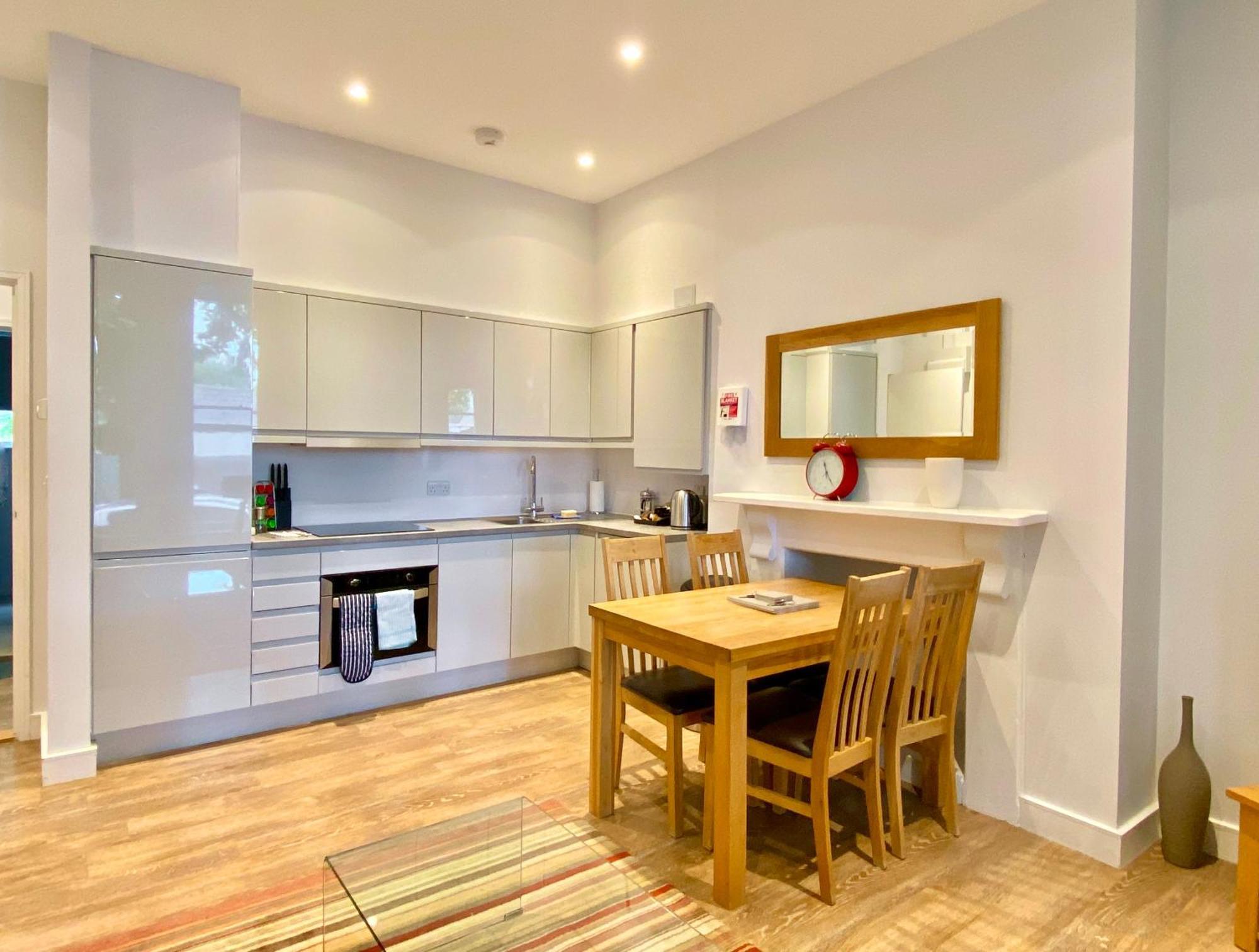 Your Space Apartments - Jubilee House CBG Εξωτερικό φωτογραφία